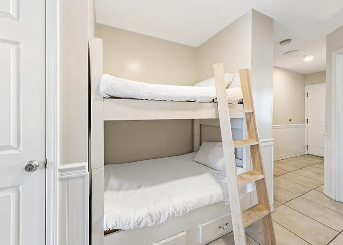 Royal Palms Apartment *